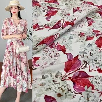 В Европе и Америке модная полиэфирная крепированная ткань с красным цветочным принтом для женского платья, блузки ручной работы, ткани для шитья своими руками